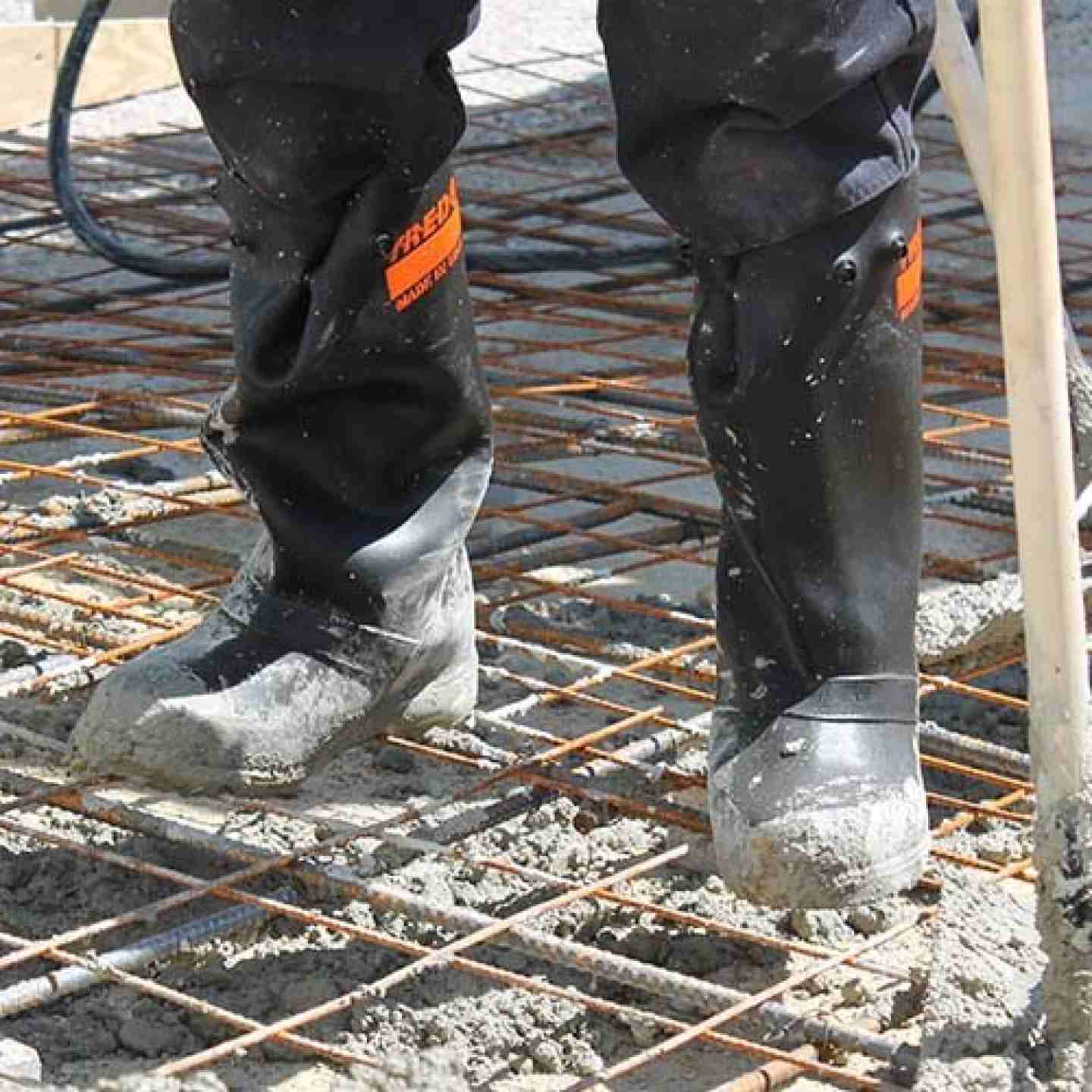 Treds 17" Rubber Concrete Boot/Overboot Large Image 2